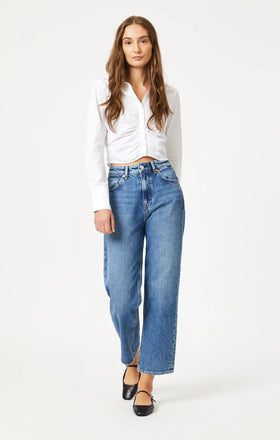 Savannah Straight Leg Jeans