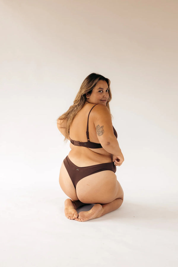 Seamless Low-Mid Rise Thong (Brown)